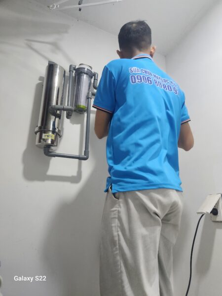 Với đội ngũ kỹ thuật viên chuyên nghiệp và giàu kinh nghiệm, Ipure Water cung cấp dịch vụ sửa máy lọc nước tại nhà chất lượng cao, đáp ứng nhu cầu của mọi khách hàng.